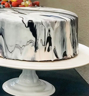 Marble effect cake