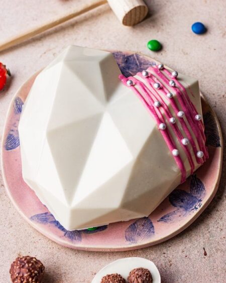 Pinata Cakes